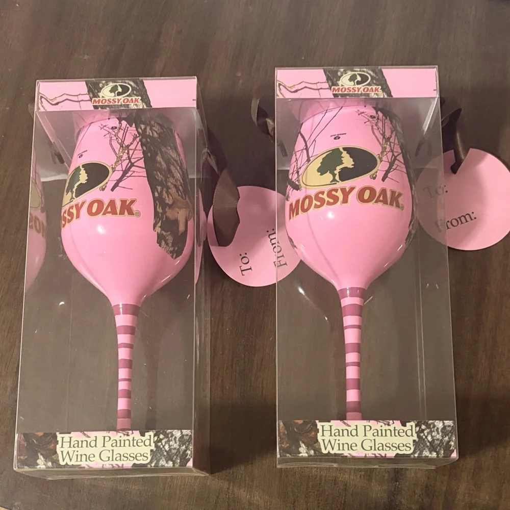Mossy Oak Pink Camouflage Wine Glasses